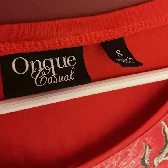 Onque Casual Size Small Sparkly Deer Top - Picture 3 of 9